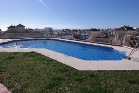Amplio Apartamento Con Piscina Cerca De La Playa Nerja Luaran gambar