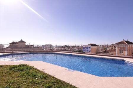 Amplio Apartamento Con Piscina Cerca De La Playa Nerja Luaran gambar