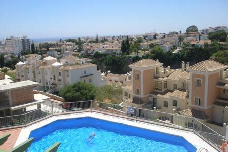 Amplio Apartamento Con Piscina Cerca De La Playa Nerja Luaran gambar